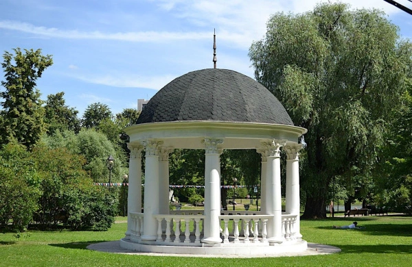 Ротонда тип 4, 8 колонн, диаметр 5000 мм Высота: 3620 мм, прямая, без купола, с тумбой