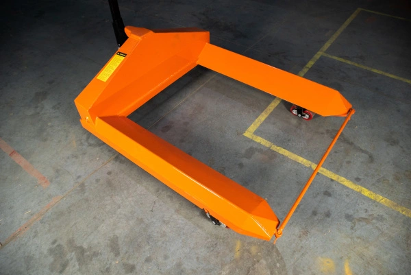 Тележка гидравлическая для рулонов 2500 кг 1150х850 мм полиуретановые колеса TOR ZT