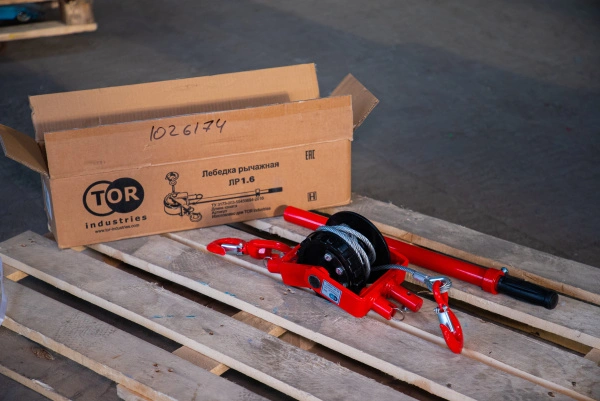 Лебедка ручная TOR ЛР-1,6 3 м