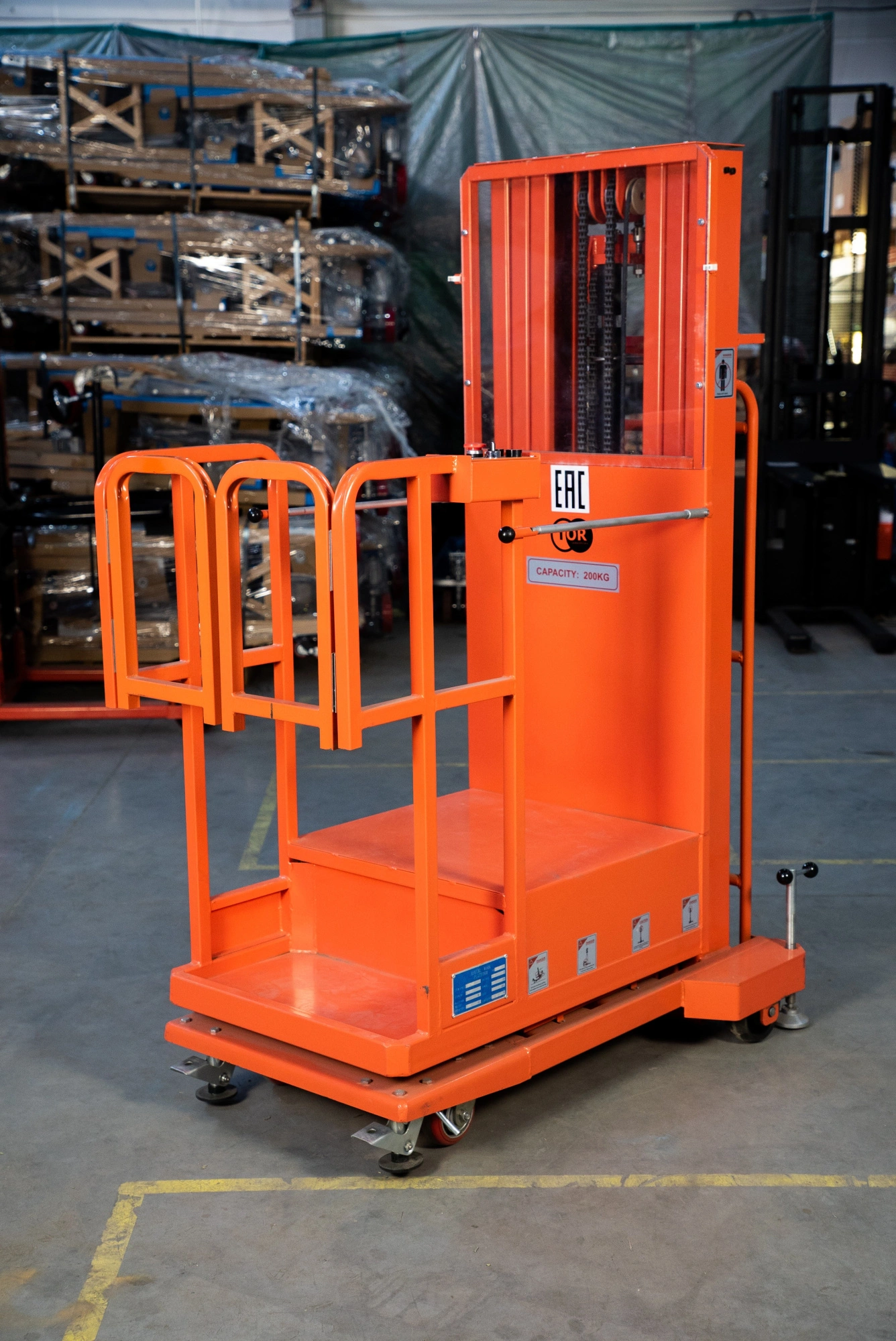 Сборщик заказов с электроподъемом 200 кг 4,0 м TOR GOPY4.403